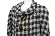 Load image into Gallery viewer, CHANEL シャネル ジャケットツイードジャケット ブラック ホワイト ココマーク ココボタン ブラック ホワイト 中古 55281