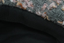 Load image into Gallery viewer, 極美品 CHANEL シャネル ハット 帽子 ココマーク グレー ピンク ツイード サイズM シルバー金具 中古 55395
