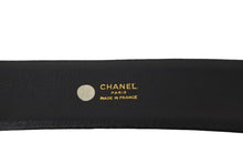 Load image into Gallery viewer, CHANEL シャネル ベルト バックル COCOロゴ ブラック レザー プラスチック ホワイト ゴールド金具 ユニセックス 美品 中古 55497