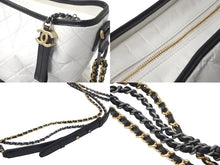 Load image into Gallery viewer, CHANEL シャネル 2WAYチェーンショルダーバッグ マトラッセ ココマーク ステッチ ラムスキン ガブリエル ホワイト 美品 中古 55638