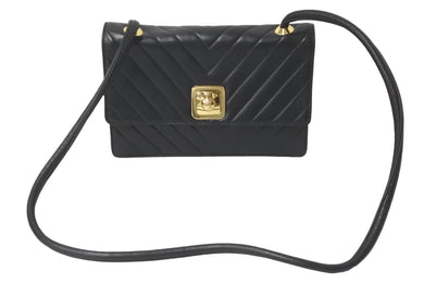 CHANEL シャネル ショルダーバッグ シェブロンステッチ ブラック ココマーク 2番台 ラムスキン ゴールド金具 美品 中古 55769