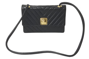 CHANEL シャネル ショルダーバッグ シェブロンステッチ ブラック ココマーク 2番台 ラムスキン ゴールド金具 美品 中古 55769