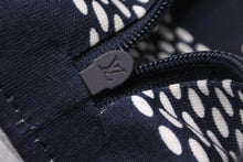 Load image into Gallery viewer, LOUIS VUITTON ルイヴィトン ポロシャツ ダミエハーフジップ RM171C AJV HBY46W ホワイト ネイビー サイズXS 良品 中古 55937