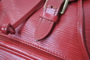 LOUIS VUITTON ルイヴィトン リュック・デイパック 1997年 プレオウンド エピ モンスリMM レッド ゴールド金具 美品 中古 55952