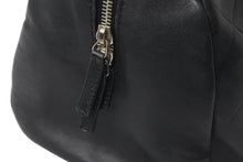 Load image into Gallery viewer, CHANEL シャネル シェブロン ミニ ボストンバッグ ココマーク ロゴ ブラック 鞄 Vステッチ シルバー金具 美品 中古 55973