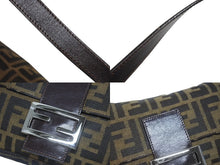 Load image into Gallery viewer, 極美品 FENDI フェンディ マンマバケット ワンショルダーバッグ 26424 ズッカ柄 キャンバス レザー ブラウン シルバー金具 中古 4b005601