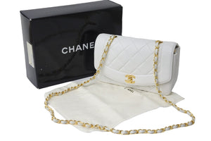 極美品 CHANEL シャネル ダイアナ22 マトラッセ チェーンショルダーバッグ ホワイト ラムスキン 4番台 ココマーク 中古 56084