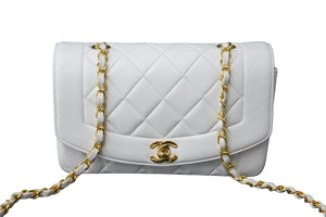 極美品 CHANEL シャネル ダイアナ22 マトラッセ チェーンショルダーバッグ ホワイト ラムスキン 4番台 ココマーク 中古 56084
