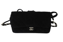 Load image into Gallery viewer, CHANEL シャネル ベロアリュック マトラッセ ブラック 4番台 ベロア ココマーク シルバー金具 美品 中古 56103