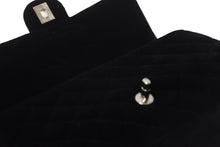 Load image into Gallery viewer, CHANEL シャネル ベロアリュック マトラッセ ブラック 4番台 ベロア ココマーク シルバー金具 美品 中古 56103
