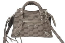 Load image into Gallery viewer, 新品同様 BALENCIAGA バレンシアガ ショルダーバッグ Neo Cagole XS 22AW 696495 コットンキャンバス シルバー金具 中古 56181