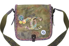 Load image into Gallery viewer, CHANEL シャネル ショルダーバッグ ココマーク エンブロイダリー グラフィティ 21番台 カーキ マルチ シルバー金具 美品 中古 56303