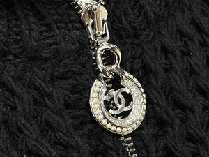 極美品 CHANEL シャネル ニットコート ブラック ロングカーディガン ココマーク シルバー金具 P72977K10486 38/40 中古 56416