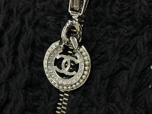 極美品 CHANEL シャネル ニットコート ブラック ロングカーディガン ココマーク シルバー金具 P72977K10486 38/40 中古 56416