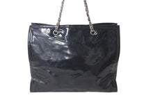Load image into Gallery viewer, CHANEL シャネル チェーントートバッグ ココマーク 16番台 2012年 パテントレザー ブラック シルバー金具 美品 中古 56450