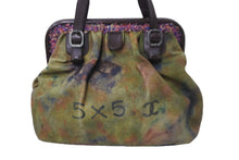 Load image into Gallery viewer, CHANEL シャネル エンブロイダリー ボーリング がま口ハンドバッグ カーキ ボルドー マルチカラー 21番台 美品 中古 56498