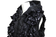 Load image into Gallery viewer, CHANEL シャネル スポーツライン リボンベスト フード付き P36696V26360 ナイロン ブラック サイズ38 美品 中古 56545