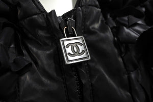 CHANEL シャネル スポーツライン リボンベスト フード付き P36696V26360 ナイロン ブラック サイズ38 美品 中古 56545