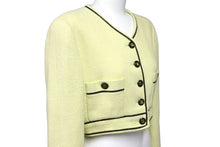 Load image into Gallery viewer, CHANEL シャネル ノーカラー ジャケット 95P グリーン アウター ココボタン ロゴ PO4840VO4018 サイズ40 良品 中古 56567