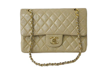 Load image into Gallery viewer, CHANEL シャネル チェーンショルダーバッグ ココマーク ダブルフラップ マトラッセ ラムスキン ベージュ ゴールド 良品 中古 56580