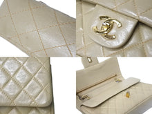 Load image into Gallery viewer, CHANEL シャネル チェーンショルダーバッグ ココマーク ダブルフラップ マトラッセ ラムスキン ベージュ ゴールド 良品 中古 56580