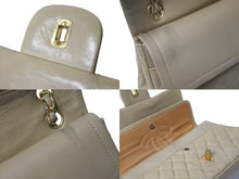 Load image into Gallery viewer, CHANEL シャネル チェーンショルダーバッグ ココマーク ダブルフラップ マトラッセ ラムスキン ベージュ ゴールド 良品 中古 56580