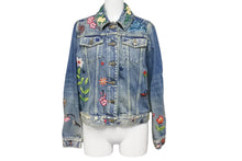 Load image into Gallery viewer, GUCCI グッチ デニムジャケット 刺繍 ブルー 花柄 マルチカラー サイズ38 ユーズド加工 美品 中古 56610