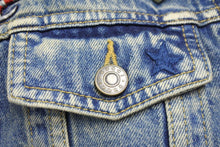 Load image into Gallery viewer, GUCCI グッチ デニムジャケット 刺繍 ブルー 花柄 マルチカラー サイズ38 ユーズド加工 美品 中古 56610