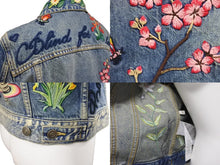 Load image into Gallery viewer, GUCCI グッチ デニムジャケット 刺繍 ブルー 花柄 マルチカラー サイズ38 ユーズド加工 美品 中古 56610