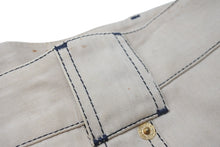 Load image into Gallery viewer, CHANEL シャネル ワイドショートパンツ ココマークボタン P03054V03329 ベージュ ゴールド金具 サイズ40 良品 中古 56619