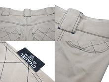 Load image into Gallery viewer, CHANEL シャネル ワイドショートパンツ ココマークボタン P03054V03329 ベージュ ゴールド金具 サイズ40 良品 中古 56619