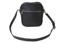 Load image into Gallery viewer, CHROME HEARTS クロムハーツ セメタリークロス クロスパッチ ショルダーバッグ ブラック レザー シルバー925 良品 中古 56682