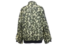 Load image into Gallery viewer, 極美品 LOUIS VUITTON ルイヴィトン × 村上隆 モノグラムカモフラージュリバーシブルジャケット RM082M MNBS01PL4 サイズ46 56691