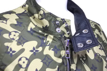 Load image into Gallery viewer, 極美品 LOUIS VUITTON ルイヴィトン × 村上隆 モノグラムカモフラージュリバーシブルジャケット RM082M MNBS01PL4 サイズ46 56691