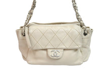 Load image into Gallery viewer, CHANEL シャネル チェーンショルダーバッグ ココマーク 10番台 2006年 ラムスキン アイボリー シルバー金具 美品 中古 56695