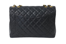 Load image into Gallery viewer, CHANEL シャネル 中マトラッセ チェーン ショルダーバッグ 4番台 ラムスキン ゴールド金具 ココマーク ロゴ 中古 56697