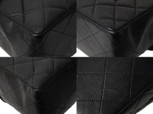 Load image into Gallery viewer, CHANEL シャネル 中マトラッセ チェーン ショルダーバッグ 4番台 ラムスキン ゴールド金具 ココマーク ロゴ 中古 56697