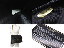 Load image into Gallery viewer, CHANEL シャネル 中マトラッセ チェーン ショルダーバッグ 4番台 ラムスキン ゴールド金具 ココマーク ロゴ 中古 56697
