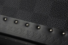 Load image into Gallery viewer, 新品同様 LOUIS VUITTON N48226 ルイヴィトン トランク コフレ 8 モントル 時計ケース ダミエグラッフィット ブラック シルバー金具 中古 56751