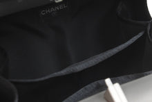 Load image into Gallery viewer, CHANEL シャネル ショルダーバッグ ヒップバッグ ココマーク 5番台 ブラック コットンジャージー 美品 中古 57126