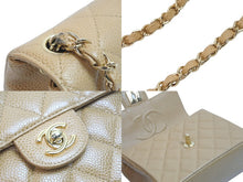Load image into Gallery viewer, 極美品 CHANEL シャネル ミニマトラッセ ベージュ キャビアスキン 8番台 ラムスキン ショルダーバッグ 中古 57133