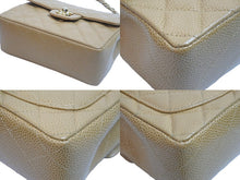 Load image into Gallery viewer, 極美品 CHANEL シャネル ミニマトラッセ ベージュ キャビアスキン 8番台 ラムスキン ショルダーバッグ 中古 57133