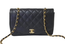 Load image into Gallery viewer, CHANEL シャネル チェーンショルダーバッグ ダイアナ 25 マトラッセ キャビアスキン 3番台 1995年 ブラック ゴールド 美品 中古 57184
