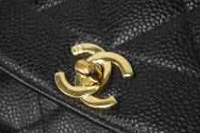 Load image into Gallery viewer, CHANEL シャネル チェーンショルダーバッグ ダイアナ 25 マトラッセ キャビアスキン 3番台 1995年 ブラック ゴールド 美品 中古 57184