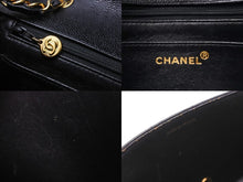 Load image into Gallery viewer, CHANEL シャネル チェーンショルダーバッグ ダイアナ 25 マトラッセ キャビアスキン 3番台 1995年 ブラック ゴールド 美品 中古 57184