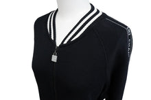 Load image into Gallery viewer, CHANEL シャネル ブルゾン ロゴテープニットジャケット 04P スポーツライン コットン サイズ38 P22870V01521 美品 中古 57213