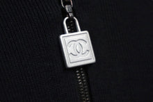 Load image into Gallery viewer, CHANEL シャネル ブルゾン ロゴテープニットジャケット 04P スポーツライン コットン サイズ38 P22870V01521 美品 中古 57213
