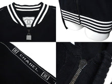 Load image into Gallery viewer, CHANEL シャネル ブルゾン ロゴテープニットジャケット 04P スポーツライン コットン サイズ38 P22870V01521 美品 中古 57213