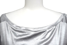 Load image into Gallery viewer, CHANEL シャネル 長袖Ｔシャツ ビッグCCロゴTシャツ サイズ38 シルバー AW002 P43485K04412 美品 中古 57254