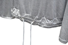 Load image into Gallery viewer, CHANEL シャネル 長袖Ｔシャツ ビッグCCロゴTシャツ サイズ38 シルバー AW002 P43485K04412 美品 中古 57254